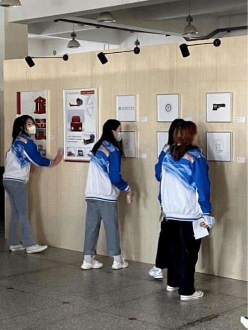 人文與藝術(shù)設(shè)計(jì)系開展入黨積極分子志愿清掃活動(dòng)